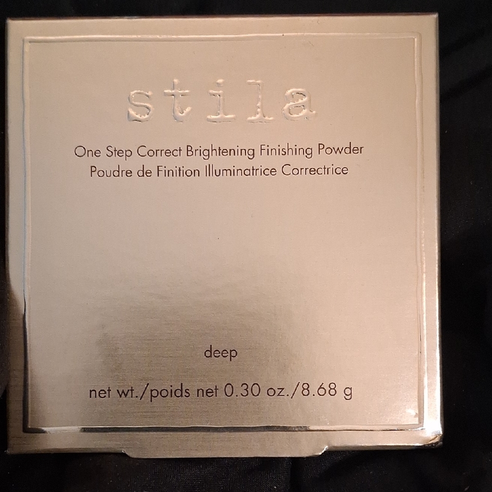 Stila Brightening Finishing Powder - Deep Cream/Gold Packaging